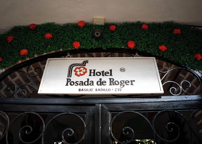 Hotel Posada De Roger - Near Los Muertos Beach