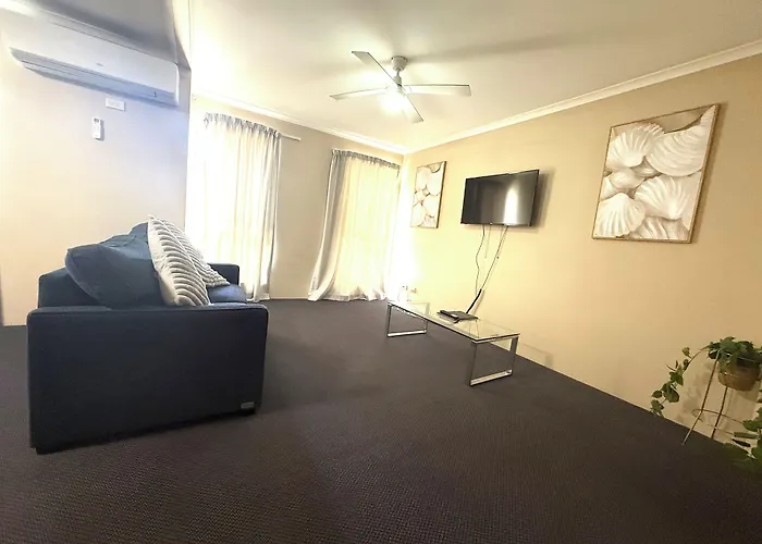 Harbour Sails Motor Inn