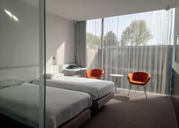 D-Hotel