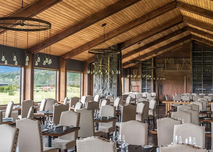 Río Serrano Hotel + Spa