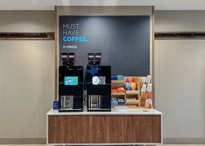 Holiday Inn Express & Suites Dewitt - Syracuse By Ihg