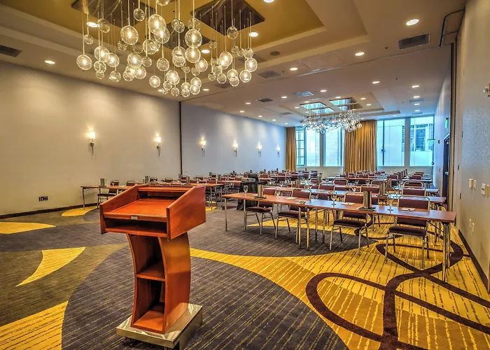Courtyard By Marriott Portland City Center