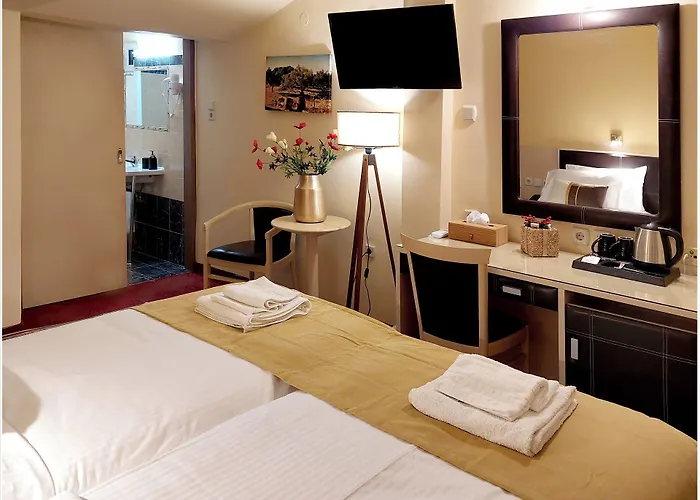 Lakonia Hotel