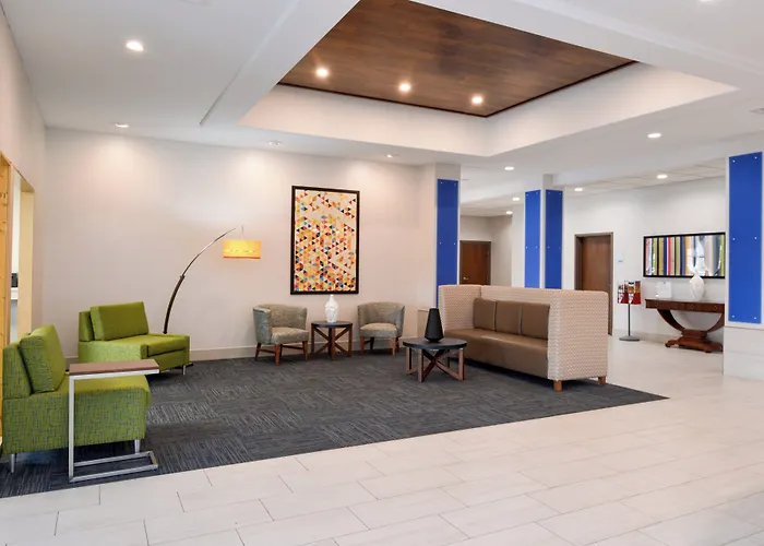 Holiday Inn Express & Suites Pueblo By Ihg