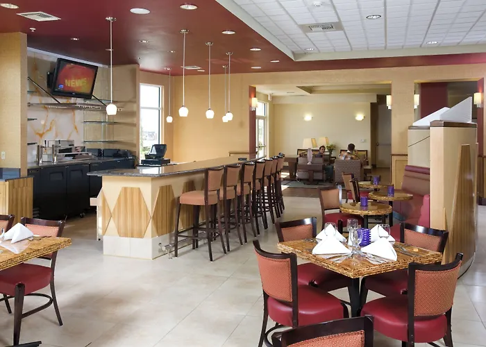 Holiday Inn & Suites Bakersfield By Ihg