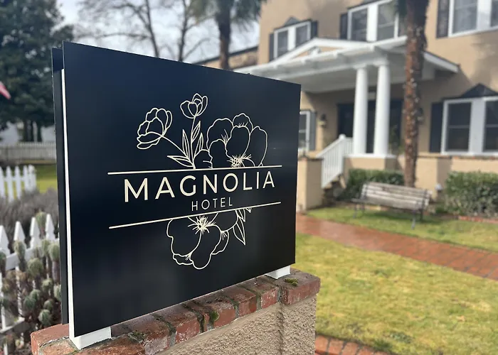 Magnolia Hotel