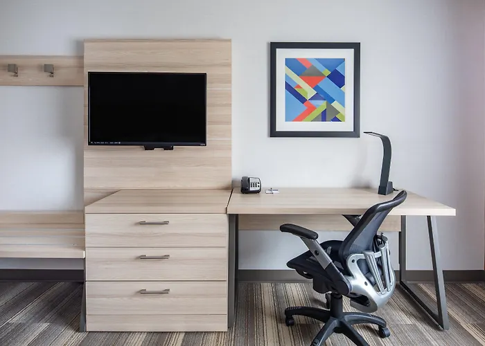 Holiday Inn Express Ontario By Ihg