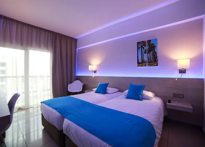 Les Palmiers Beach Boutique Hotel & Luxury Apartments