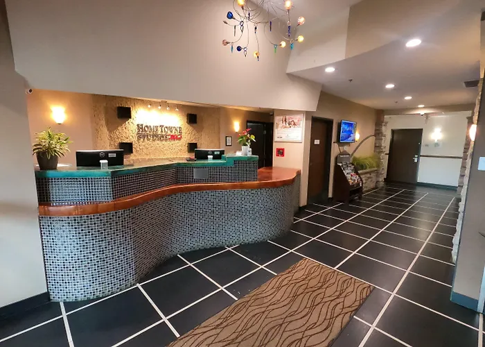 Hometowne Studios & Suites By Red Roof Washington