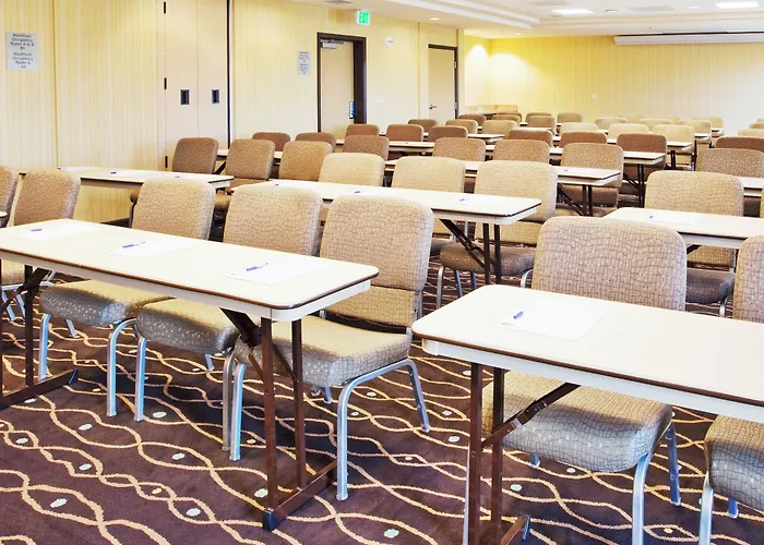Holiday Inn Express & Suites Salinas By Ihg
