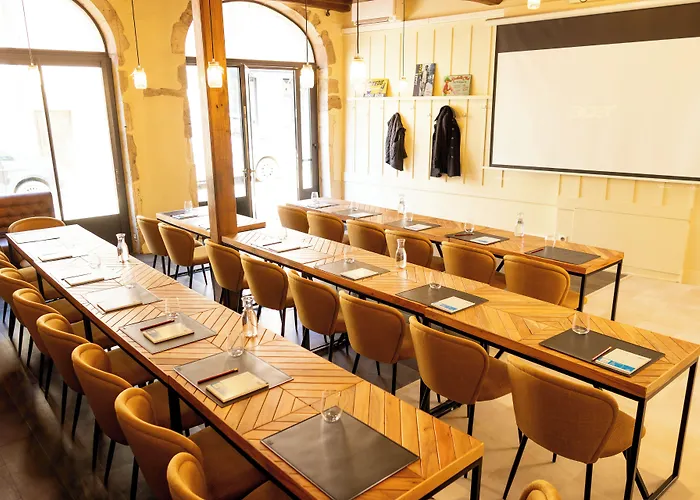 Le Central Boutique Hotel