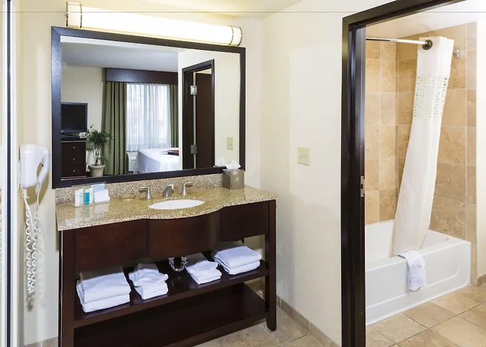 Hampton Inn & Suites Las Vegas South