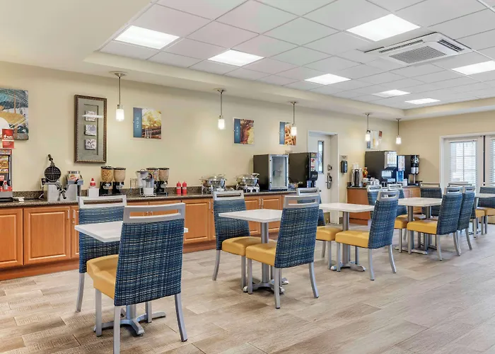 Best Western Plus Lake Elsinore Inn & Suites