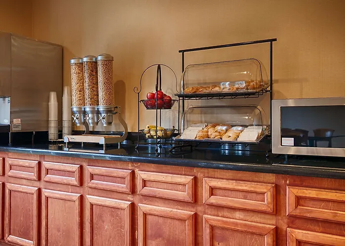 Best Western Cleveland Inn & Suites