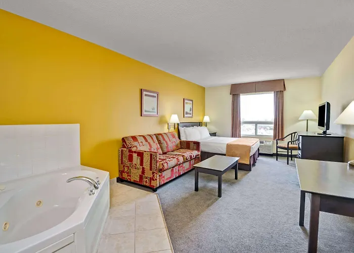 Super 8 By Wyndham Barrie South