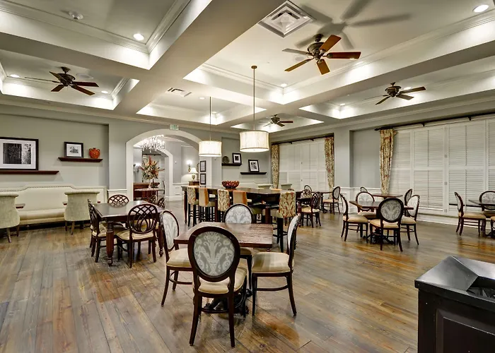 Hampton Inn & Suites Savannah Historic District