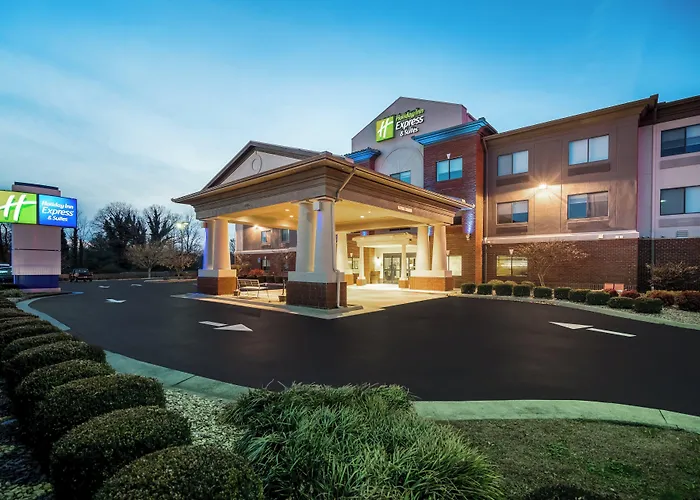 Holiday Inn Express & Suites Rocky Mount Smith Mountain Lake By Ihg