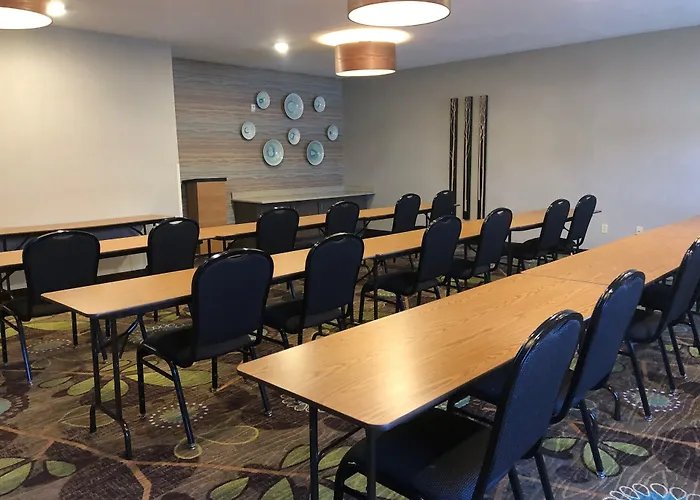 Holiday Inn Express Munising-Lakeview, An Ihg Hotel