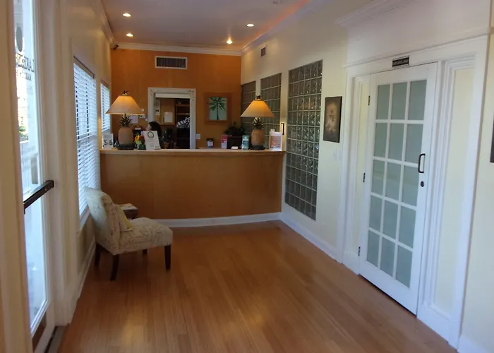 Marco Island Lakeside Inn