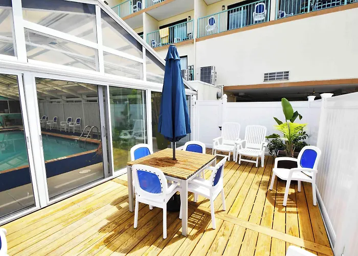 Cayman Suites Hotel