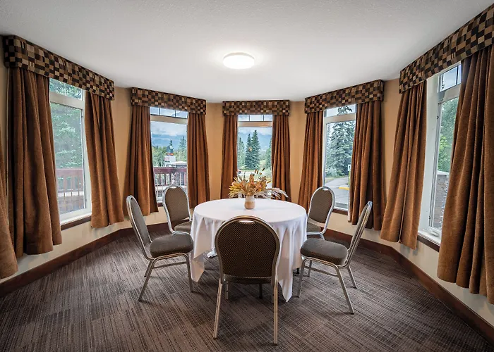Falcon Crest Lodge By Clique