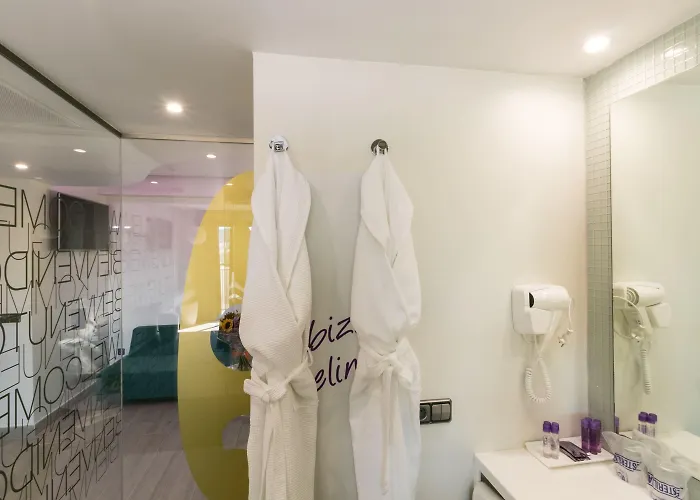 The Purple Hotel - Adults Only
