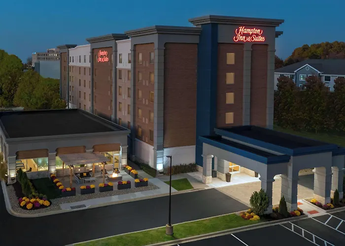 Hampton Inn & Suites Cleveland-Beachwood