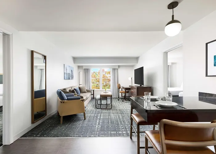 Homewood Suites By Hilton Manchester/Airport