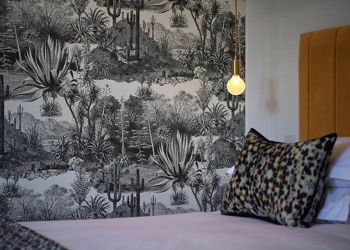 The Lodge Hotel - Putney