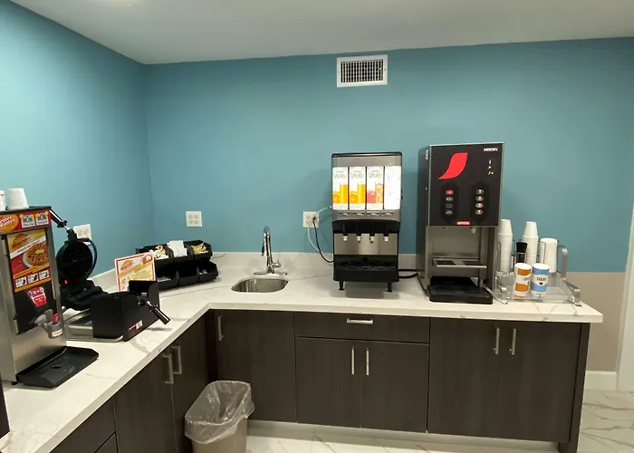Days Inn By Wyndham Waco University Area