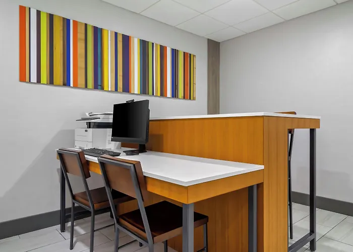 Holiday Inn Express & Suites Jacksonville South East - Medical Center Area By Ihg
