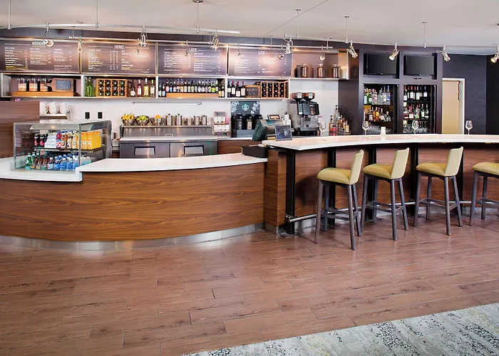 Courtyard By Marriott Roanoke Airport