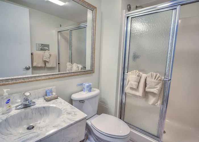 La Fiesta Ocean Inn & Suites