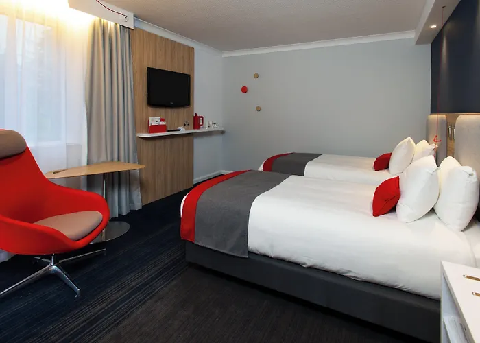 Holiday Inn Express London Luton Airport By Ihg