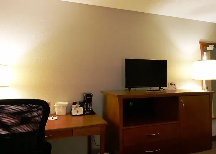 Super 8 By Wyndham Regina