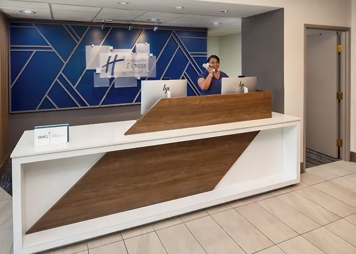 Holiday Inn Express Hotel & Suites Albemarle