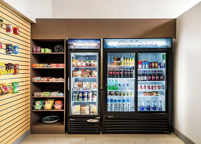 Holiday Inn Express & Suites Charlotte Arpt-Belmont By Ihg