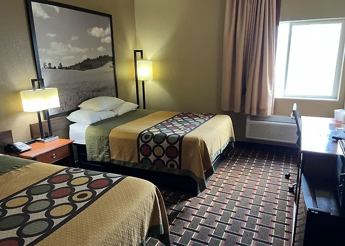 Super 8 By Wyndham Ottawa