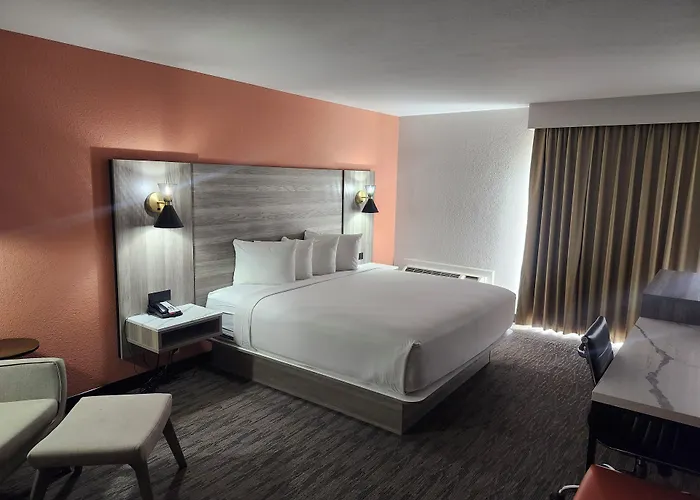 The Grand Inn Peoria