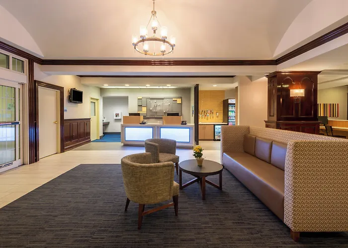 Holiday Inn Express State College At Williamsburg Square By Ihg