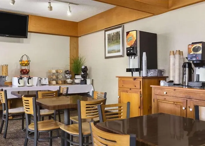 Travelodge By Wyndham Thunder Bay On