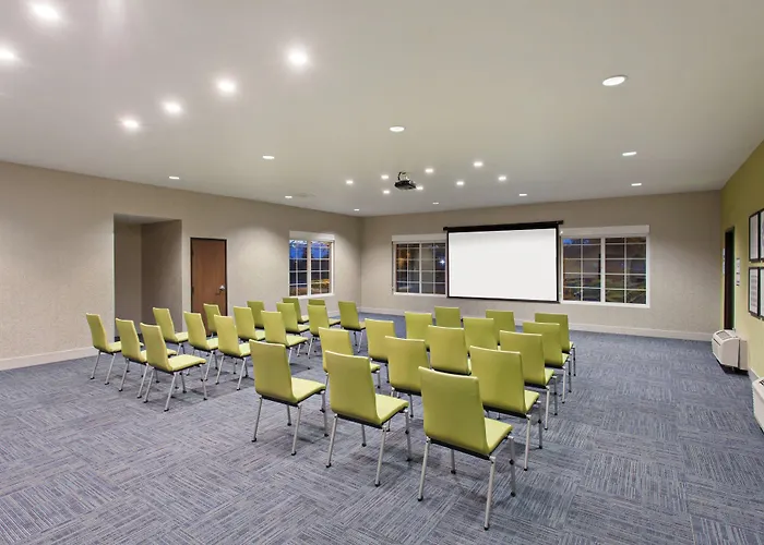 Holiday Inn Express & Suites Oakland - Airport By Ihg