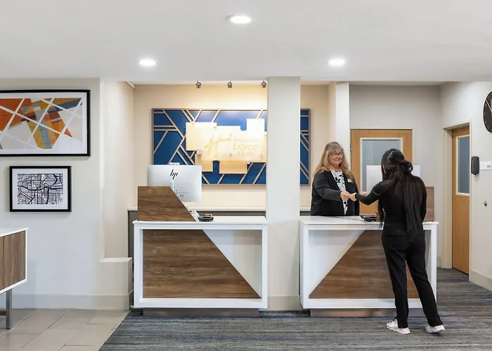 Holiday Inn Express Redding North By Ihg