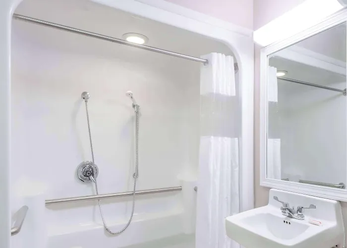 Baymont By Wyndham Cambridge