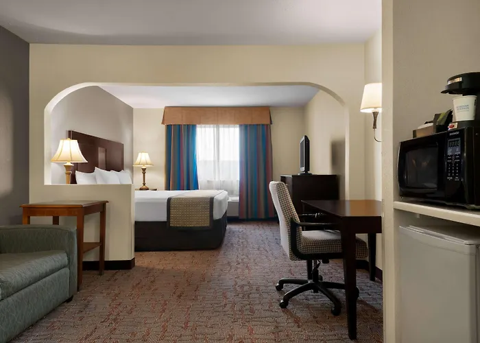 Baymont By Wyndham Belleville Airport Area