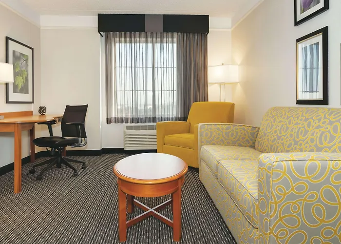 La Quinta Inn & Suites By Wyndham Ontario Airport