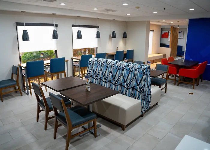 Holiday Inn Express Hotel & Suites West Chester By Ihg