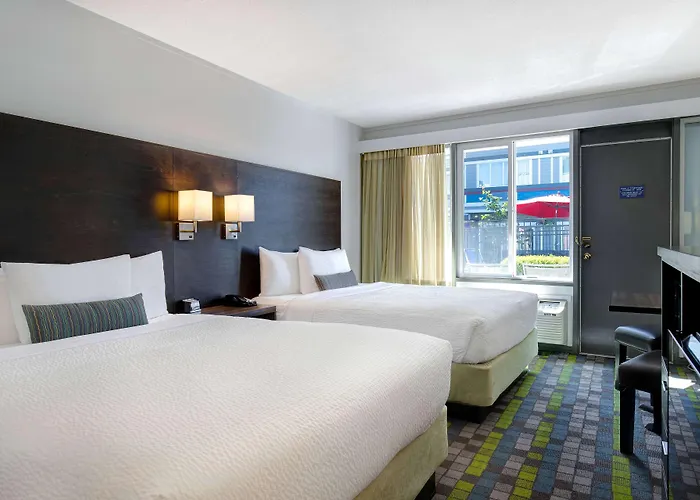 Days Inn By Wyndham Victoria Airport Sidney