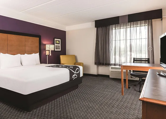 La Quinta Inn & Suites By Wyndham University Area Chapel Hill