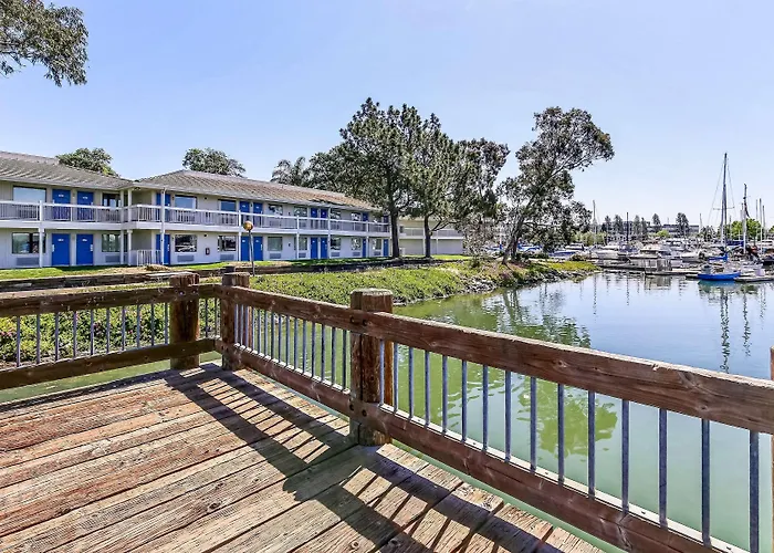 Motel 6-Oakland, CA - Embarcadero